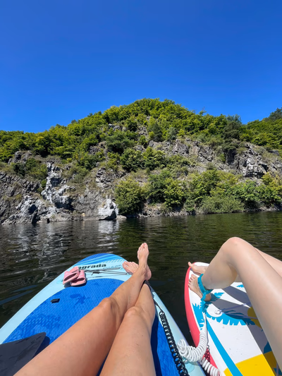 Vodní radovánky a paddleboardy na Slapech